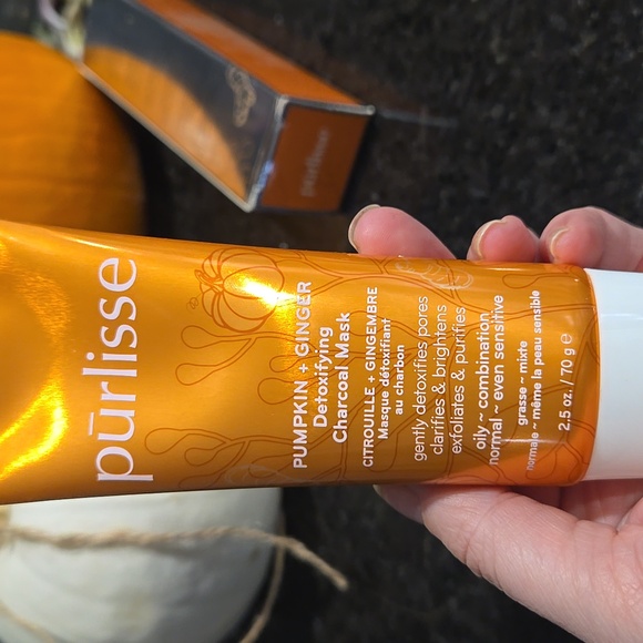PURLISSE BEAUTY Pumpkin + Ginger Detoxifying Charcoal Mask - Picture 5 of 6